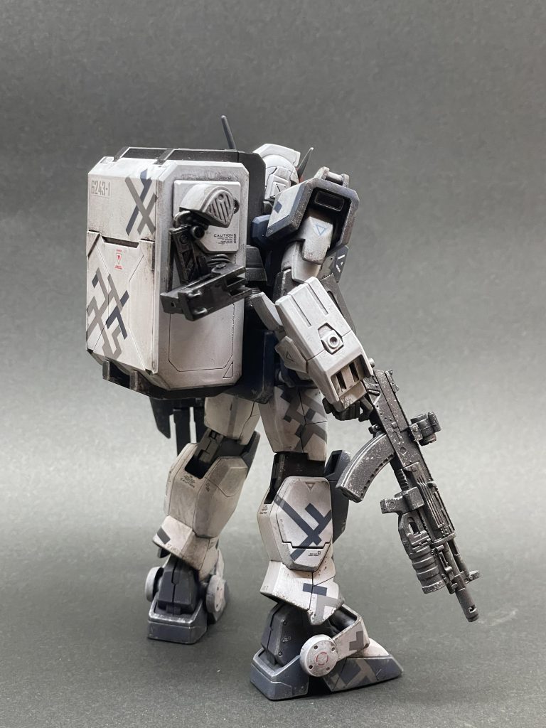 この迷彩がどこまで役に立つのか判りませんが、、白だけよりマシかな、、と、、 いやぁ、、ここまでくるのに色々ありました。。制作ストーリーに