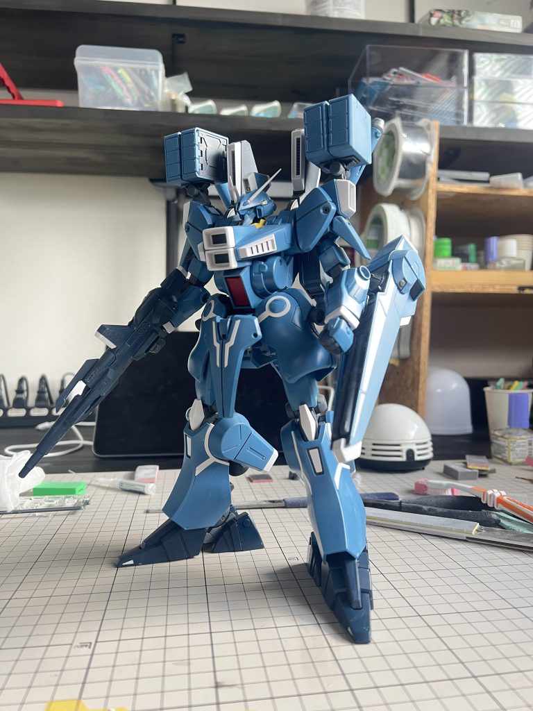 仮組をして脚部が寂しい感じがしたのでスジ彫りを行って情報量を確保するプランとなりました。