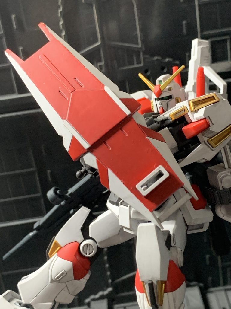 シールド。デカールを貼る前に写真を撮ってしまっています。