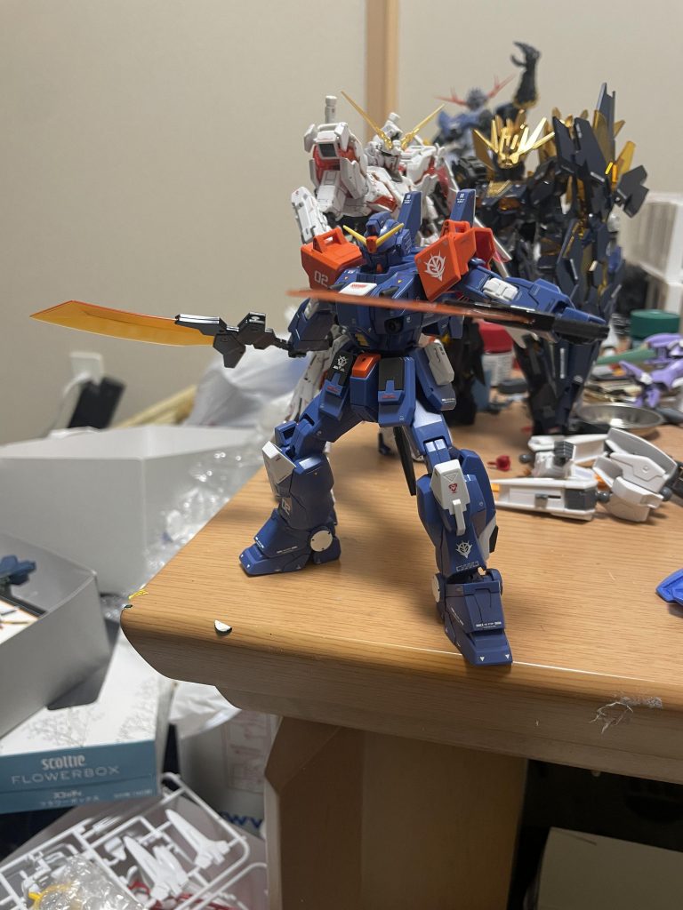 イフリートのサーベルがないので自分のザクから似たようなやつは拝借…イフリートも欲しくなってきました(笑) 