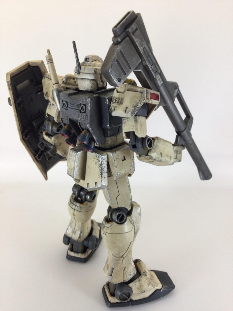 塗装部分は、胴体部分が「ガイア ミッドナイトブルー」後はシールド裏に「ガイア メカサフ」等を使い部分的にはシルバーも使用しています。