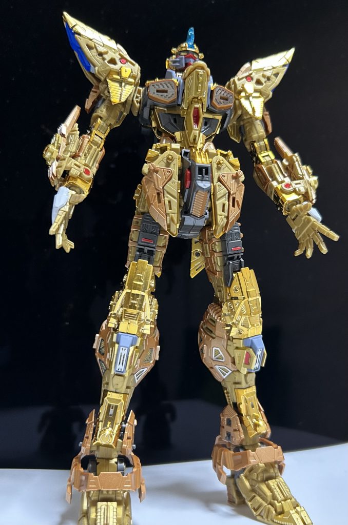 内部フレームはほとんど見えなくなるけど金ピカピカ( ✧Д✧) ｷﾗｰﾝ