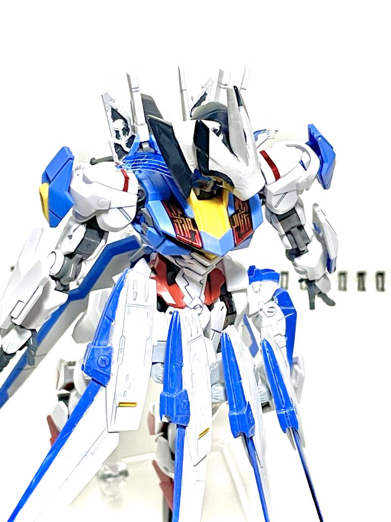 ……という強化武装とは建前の、プロスペラの野望成就の補強のための装置。カクテルハットはエアリアル内部のパーメットの「ある情報」を強固に保つ事が真の役目で、最終段階でいかなる阻害・抵抗があっても全てを無意味にしてそれを完遂する。……何をだろうね。