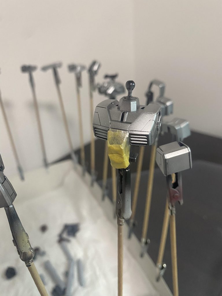 これはシルバー一層目の状態ですが、これだけだと、白をいくらぬっても、中々白にはならないと思います。