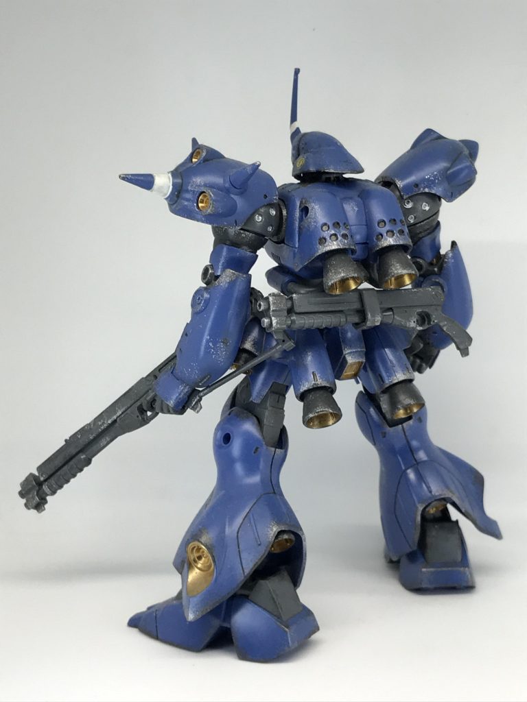 バーニアの中も何故かゴールドに…なのにバーニアの外側は塗ってない謎仕様🤔いつも適当に作ってる証拠…完成度など気にしないでとにかく早く完成さて飾りたい私…