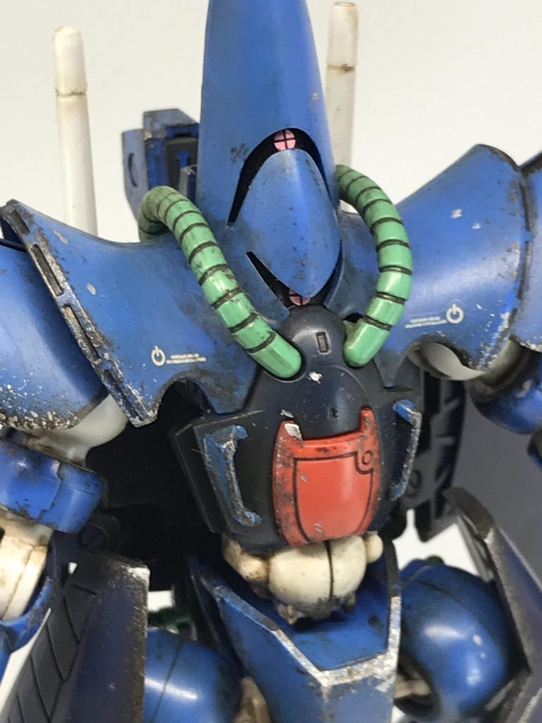 皆さんの様な凄い作品は作れませんが、個人的にはこの程度でも良いかなと思ってます短時間で制作してシリーズ機体をずらっと並べる…それが私の汚プラ道🙄 ちなみにこの投稿…文章含め全て書き溜めて下書き保存してたヤツです😅さぁ…書き溜めていた記事と、ガンスタの為に撮り溜めていた写真のストックが残り僅かになってきました…これはHGUCコンプリート計画の為に、ガレージに幽閉されてるガンプラの過去作品をひっぱり出さなくてはいけないかもしれない…😵(笑)