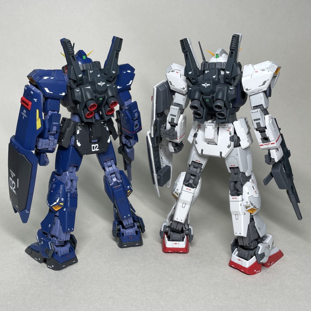 RGマークⅡティターンズカラーと並べて　うしろ