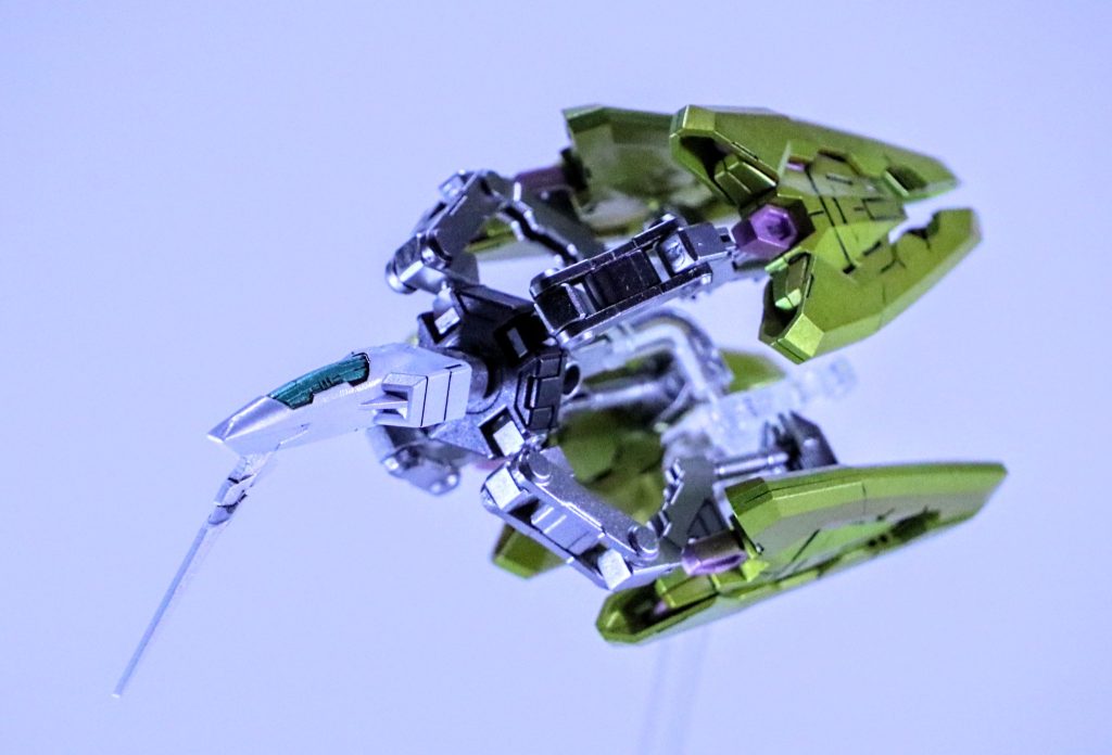 　ストライクFに装備される予定だったが、オルタナティブ・パッケージとアフターグロウ・パッケージを併用した際に起きた暴走事故によりサイコシャードによる機能拡張は危険と判断され、代わりにサイコミュ制御に特化したサイコグリップ ストライカーが開発された。　設計にはオーブ五代氏族であるキオウ家からの図面提供があったとされる。