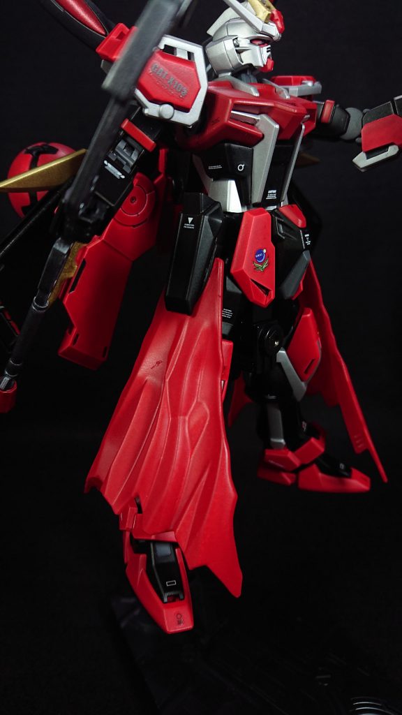 魔法使いらしさを出すためにはどうするかかなり悩み、サイドスカートにフェニーチェリナーシタのシールドマントをミキシングしてみました