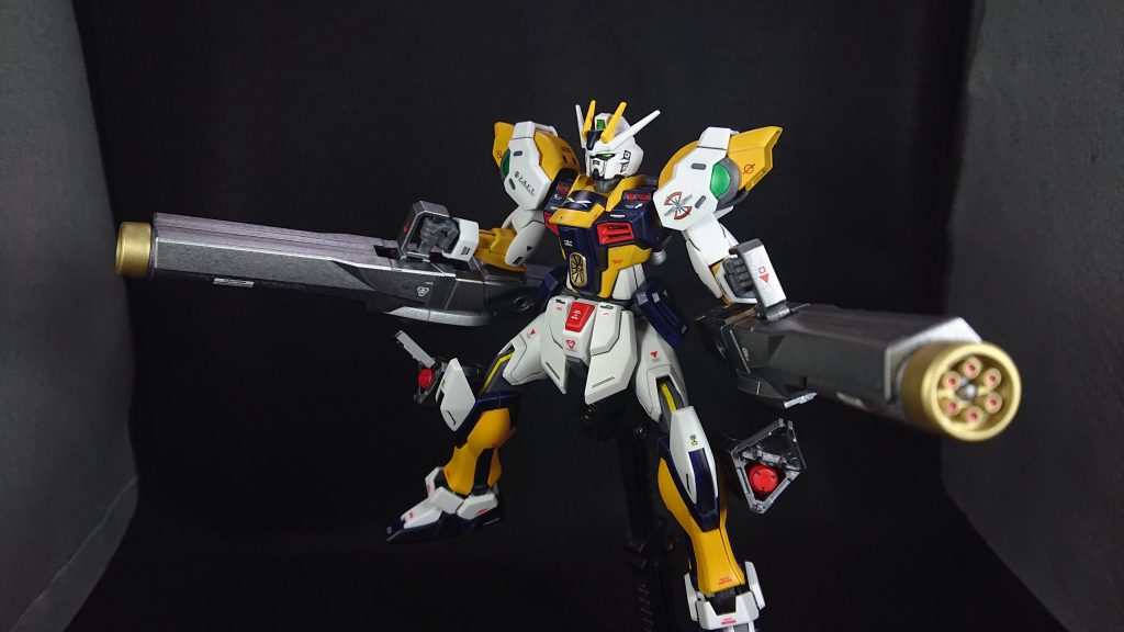 機体名のクーゲルはドイツ語で「弾丸」を意味する言葉です当初、「弾幕」でいい機体名はないかと探したのですが見つからず、連想ゲームの末「弾丸」にいきつきました後に、武装について調べると実弾兵装ではなくビーム兵装であることが発覚機体名を変えるか悩んだのですが、やっと見つけた名前だったのでこのままいくことにしました