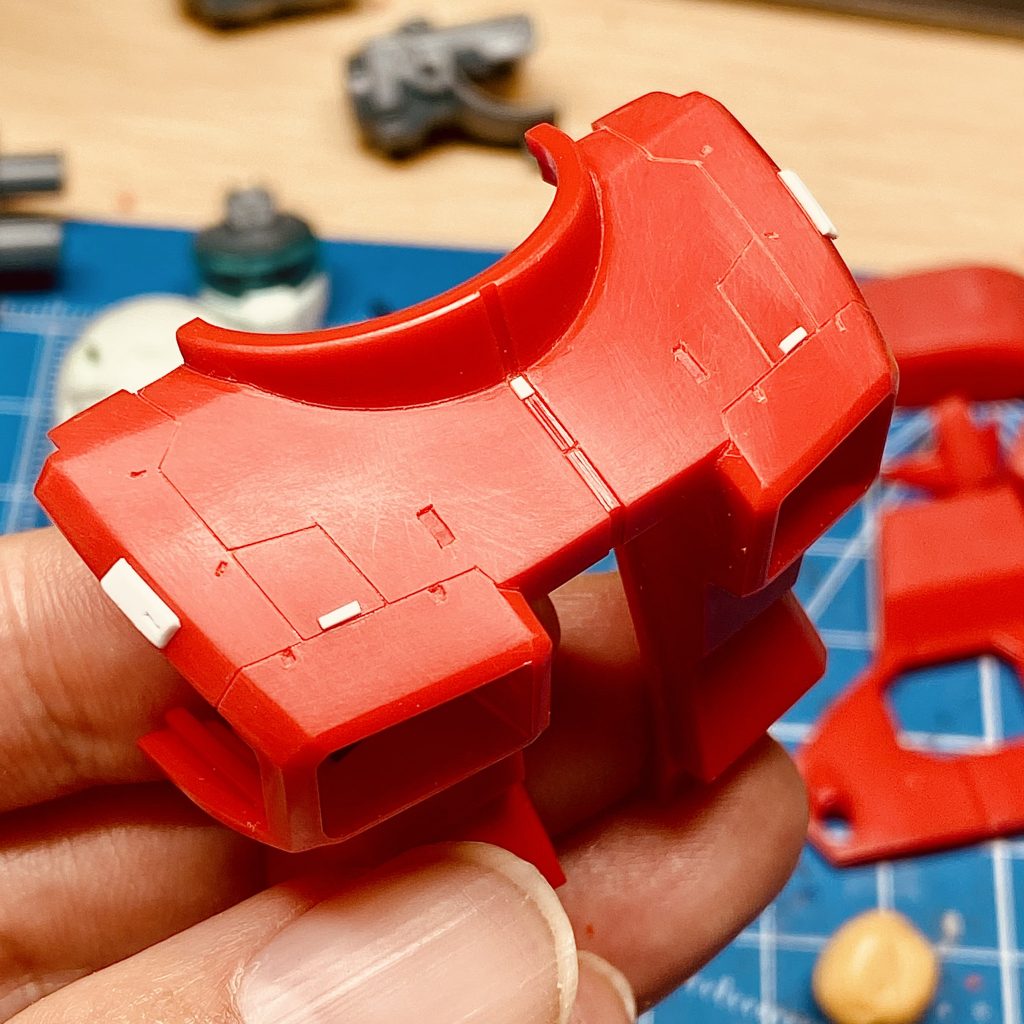 胸部はディテールのデザイン、密度にかなり悩みました。デカールが入ることも考慮して今の形に。以上になります。ありがとうございました!