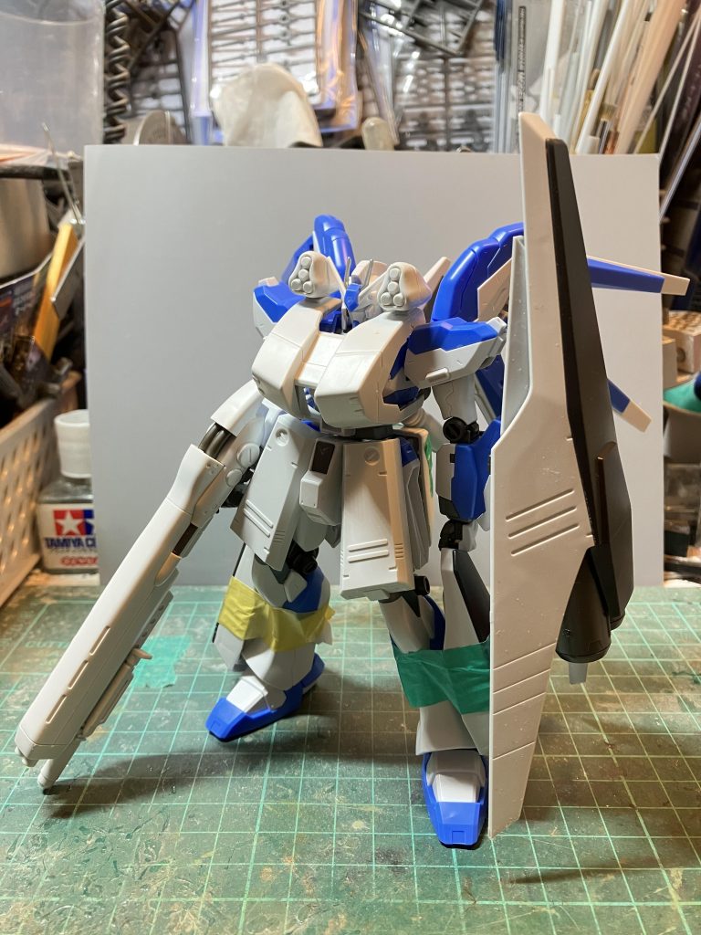 次回はHi-νガンダム HWSを考えてますが、行き詰まったら浮気します今、1番大変な胸部パーツから始めて、フロントアーマー、リアアーマーを進めていますいろいろ、ぶった斬ってますもう後戻り出来ません