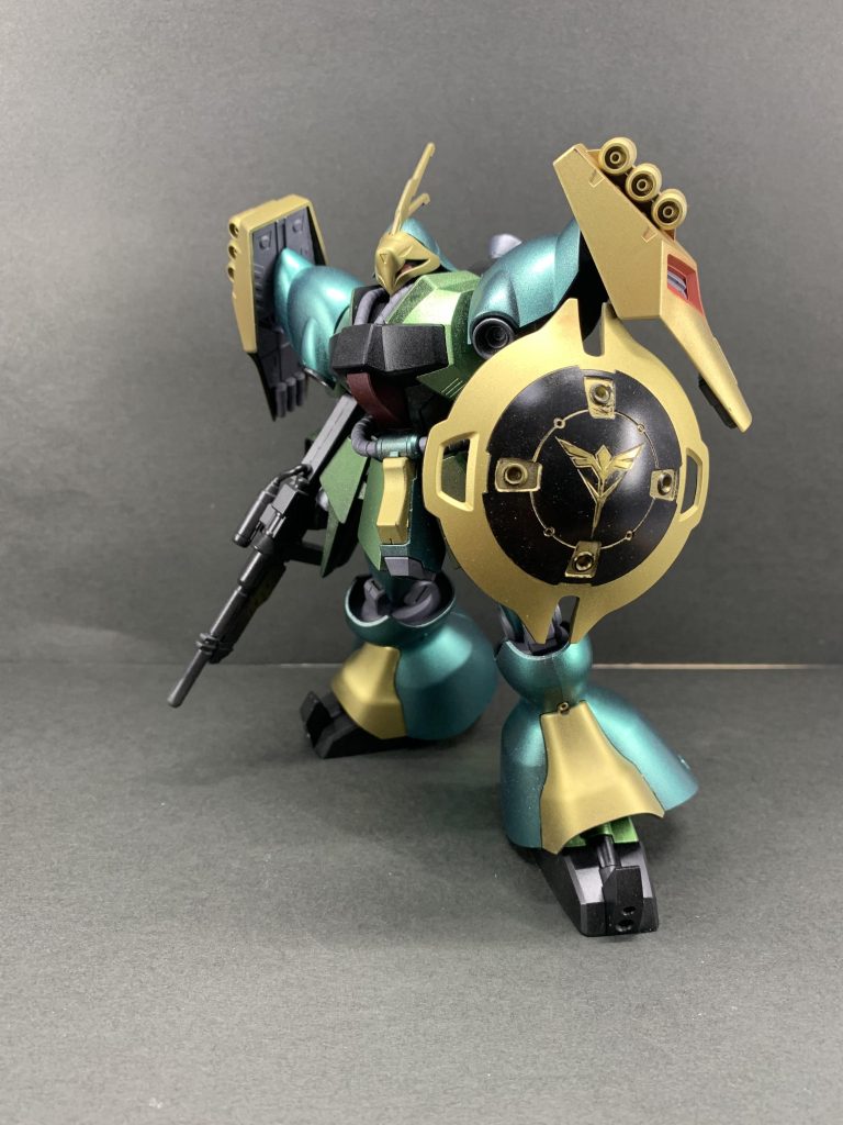 メタリックグリーンを2色使ってみましたシールドはエナメル拭き取りしましたがイマイチ:( ;´꒳`;):