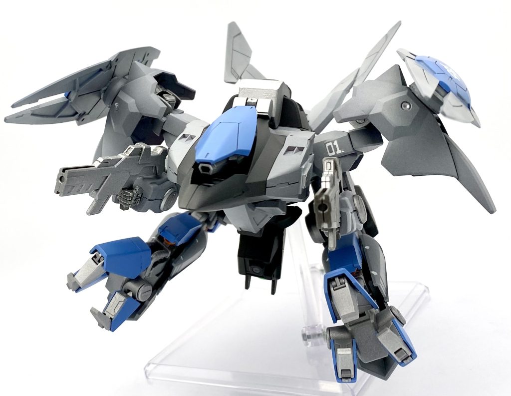 ポーズ3機首にはメガビーム砲もあるぞ!!変形した時だけの兵装って良いよね...