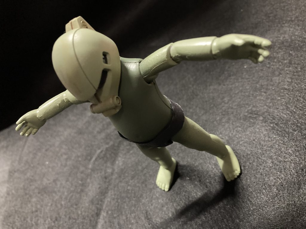 宇宙世紀0077一機のモビルスーツが慈怨相撲部に入部した。彼の名は挫尾山桃太郎(ざびやまももたろう)。後の大横綱「挫苦津海」その人である。