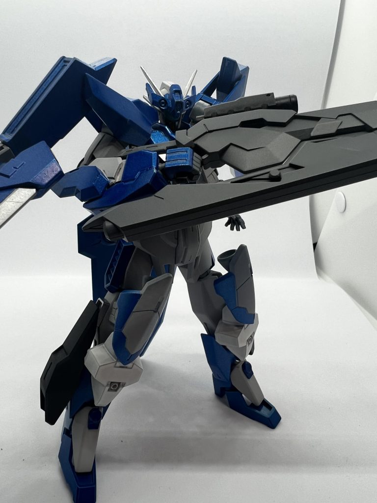 ガンダムホライゾンスカイソード投稿作品で初めての可変機アリオスをベースにしていて真逆のカラーリングにしていて武器もゴリゴリの物理銃にしています。