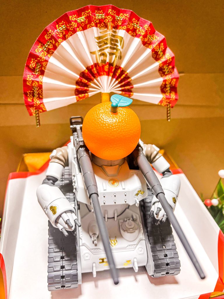 お正月という事でやっぱりガンタンク‼️何となく鏡餅バージョンを簡単制作して見ました😁