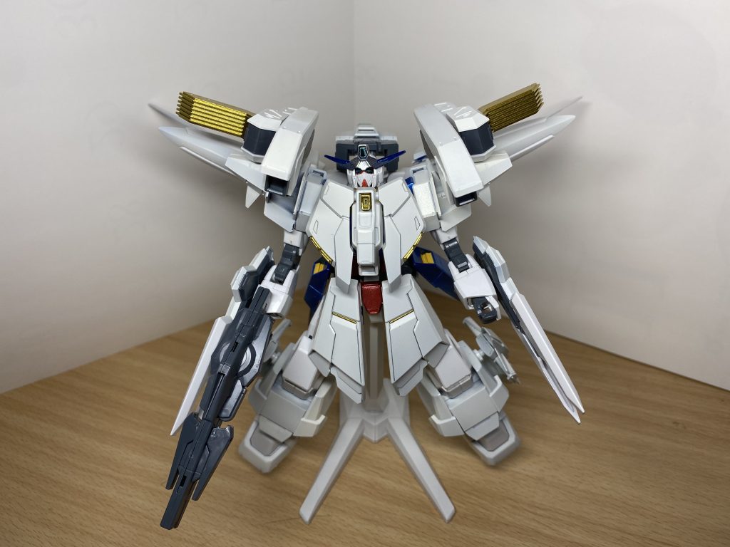 飛行/戦闘形態ミノフスキークラフト意識と花のイメージから今回はタンポポが名前になりました。メインカラー白の種要素で金色少しです。