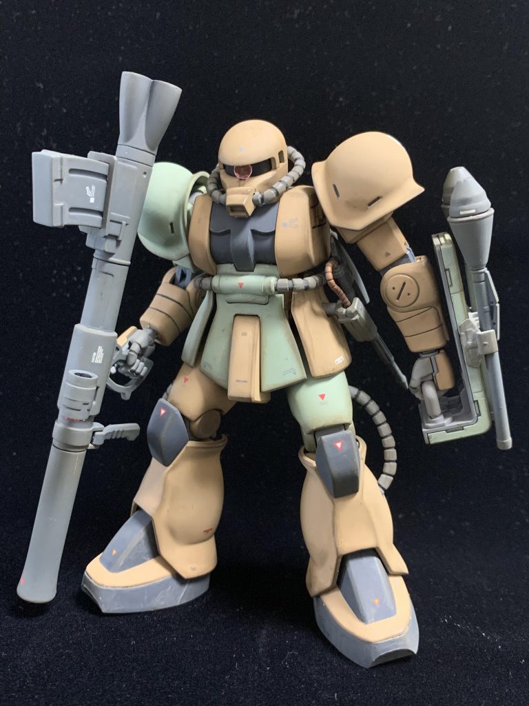 「修理した結果、06A型になってしまった」的な感じにしたくて、両腕にNo.64ザク1を使用してます。