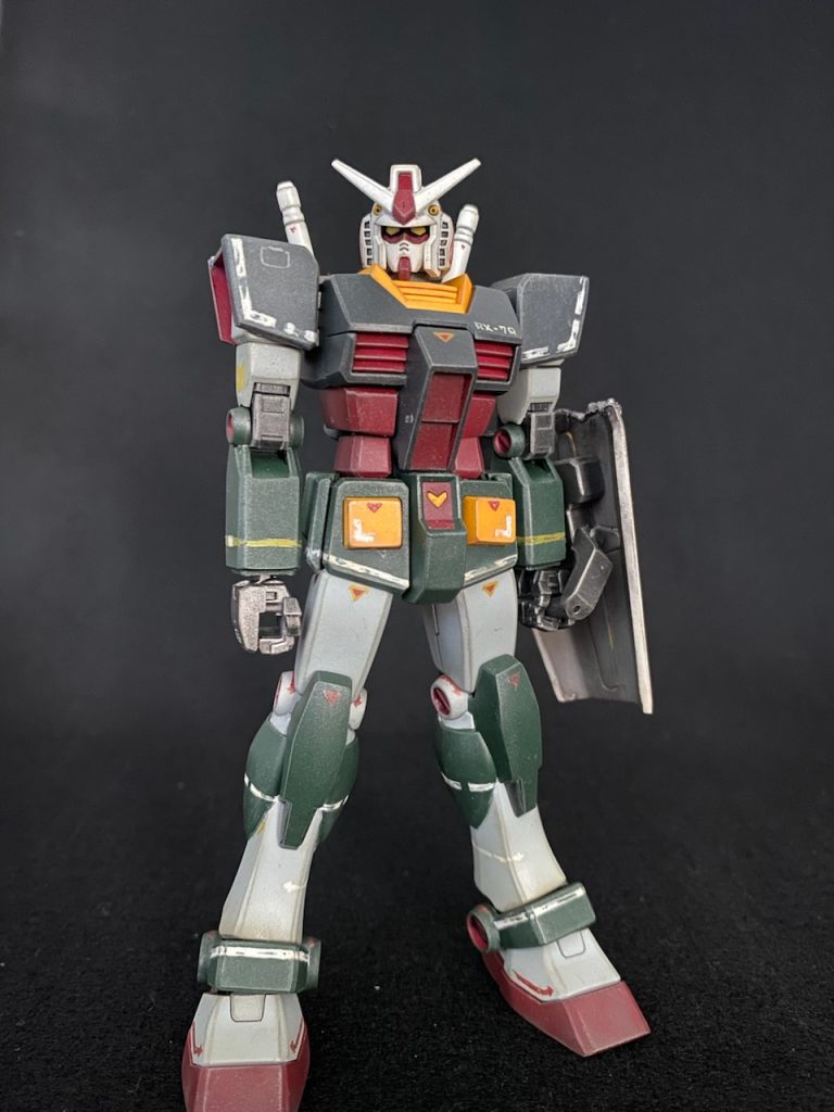 下腕の穴は埋めて、左外側のみネオジム磁石を入れシールド接続できるようにしています。手首はビルドナックルを使用。