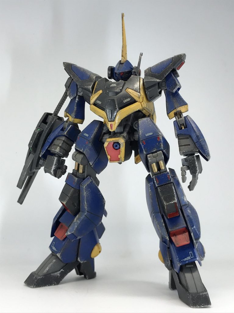 モノアイは付属のクリアパーツを使用してますが、100均デコシールに変えた方が光ってカッコ良いかもしれません