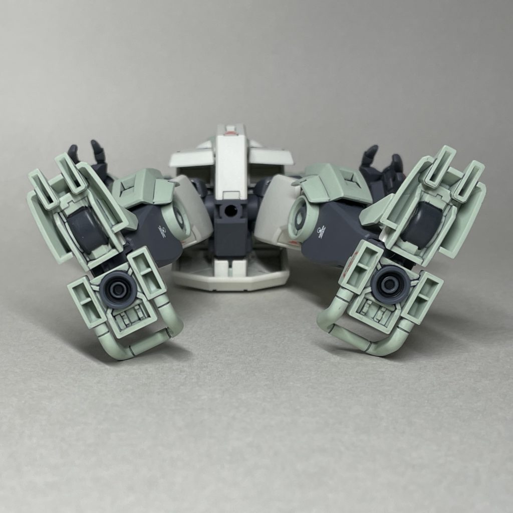 装備なし 下面 肉抜きされた部分はそのままですが、ローラーとバーニアノズルを塗り分けたので印象が良くなりました。