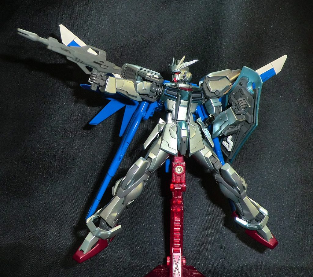 機体オリジナルのストライカーパック（パチ組みビルストをつけただけ