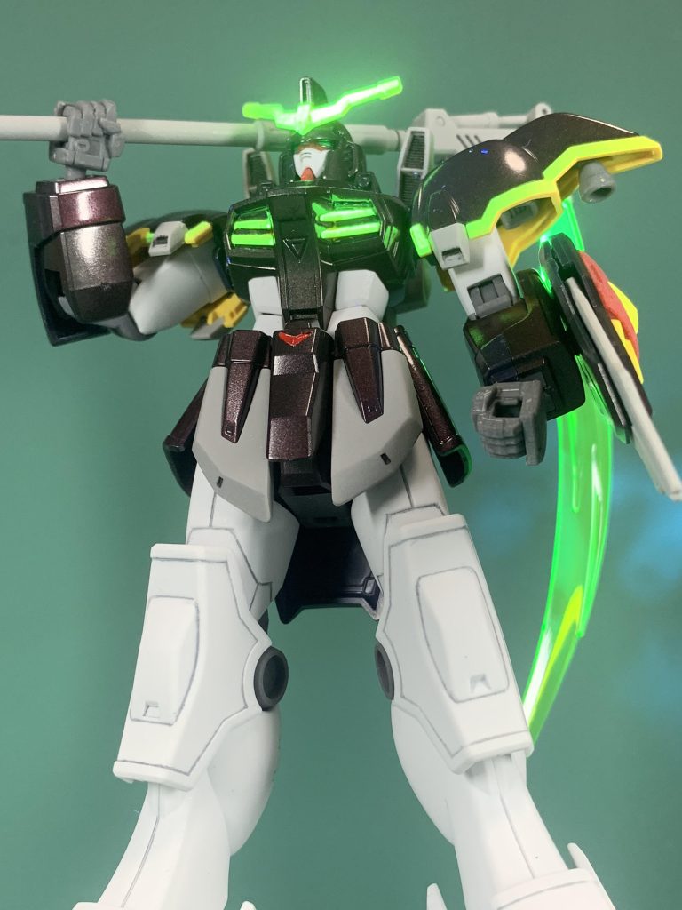 蛍光色を塗装したので光ってます