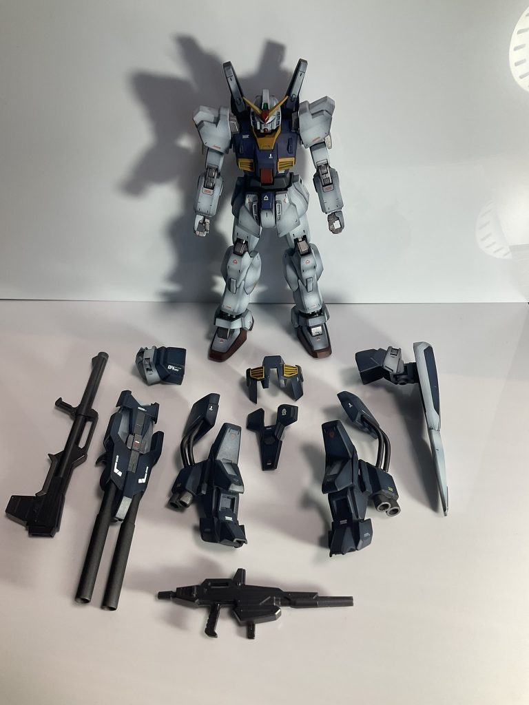 装甲はパージできますこの謎のこだわりのせいで、倍苦労した気も・・・アーマーつけると太くなるので、足と胴は延長しています素体のMKⅡも良い色が出せたなと、自己満足しています