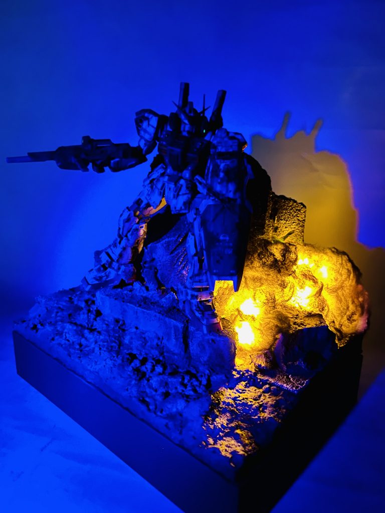 RG 1/144 機動戦士Zガンダム ガンダムMk-II（エゥーゴ仕様）塗装済み完成品 オリジナルLED発光ベース付き–5枚目/制作者：H4co Y