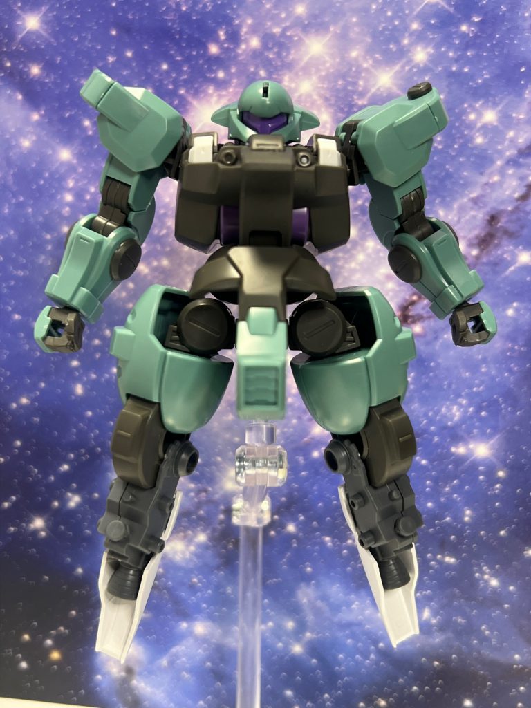 脚部のフレーム部分はEGνガンダムの脚部の一部を無改造でつけられたので流用。