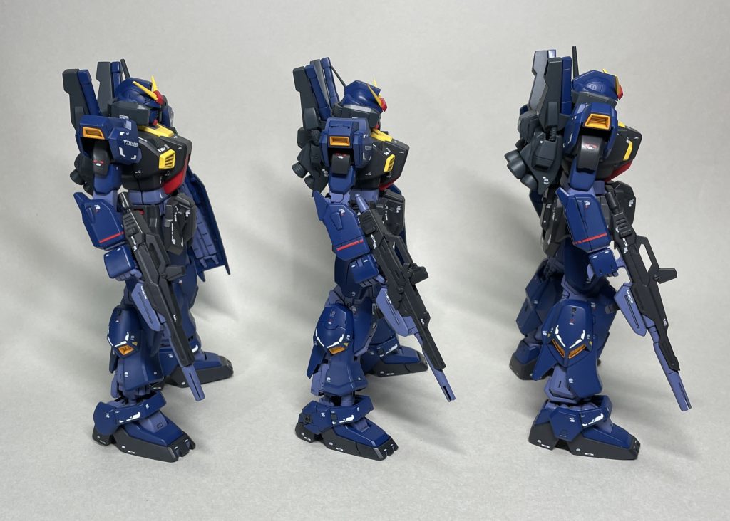 エコプラ(旧HGUC)、リバイブHGUCと並べて 右側面 だれに対してもおすすめできるのはリバイブHGUC版ですが、この中にアニメ設定画の雰囲気をうまくとらえたものはないので、私にとって決定版的なキットはありませんでした。(「あくまで私個人の感想です。」と予防線を付け加えておきます💦)