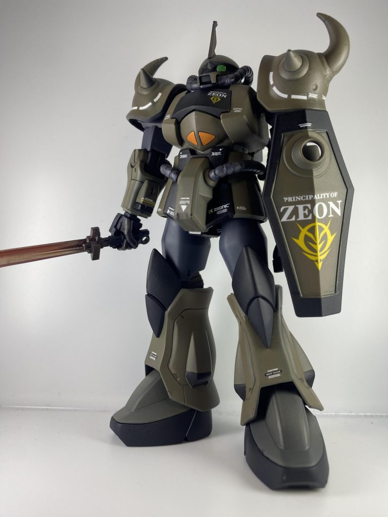 旧バージョンの金型ですが、イジるところなし。繋ぎ目を消したのみで、塗装•デカール貼りして仕上げました。エコプラは、整形色が黒ですので、パーツの裏面を塗装する必要なく、塗装がさくさく進みました。