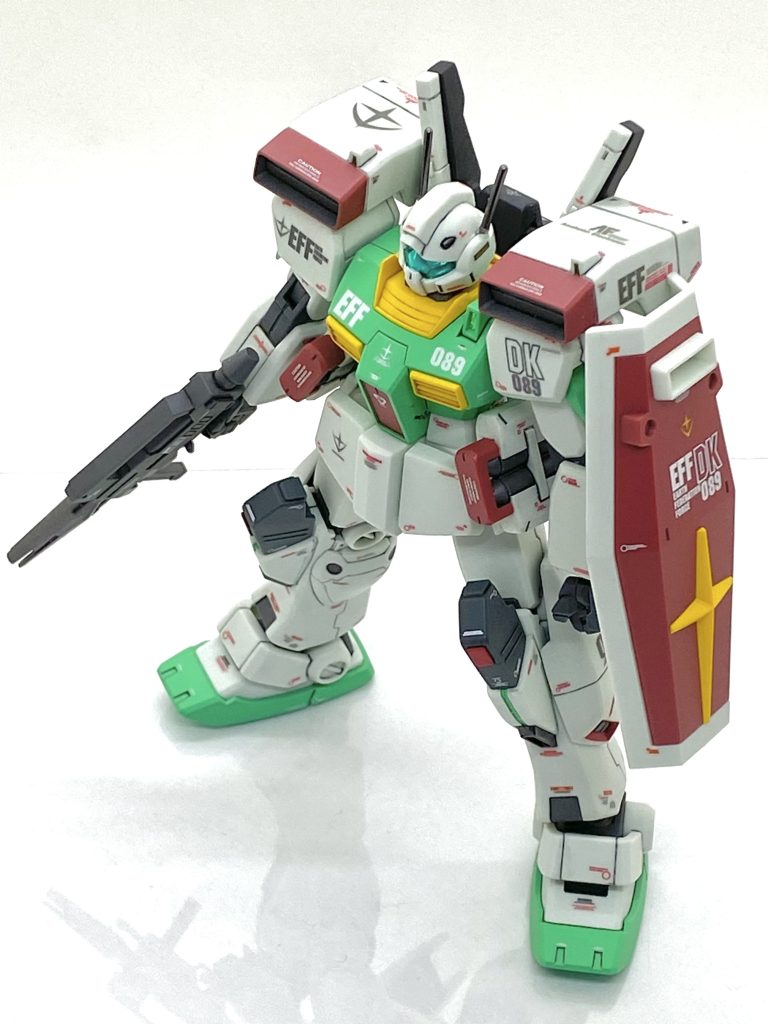 メタリック以外の部分は最後に(クレオス)Mr.カラーGXスーパースムースクリアーを吹き付けております。