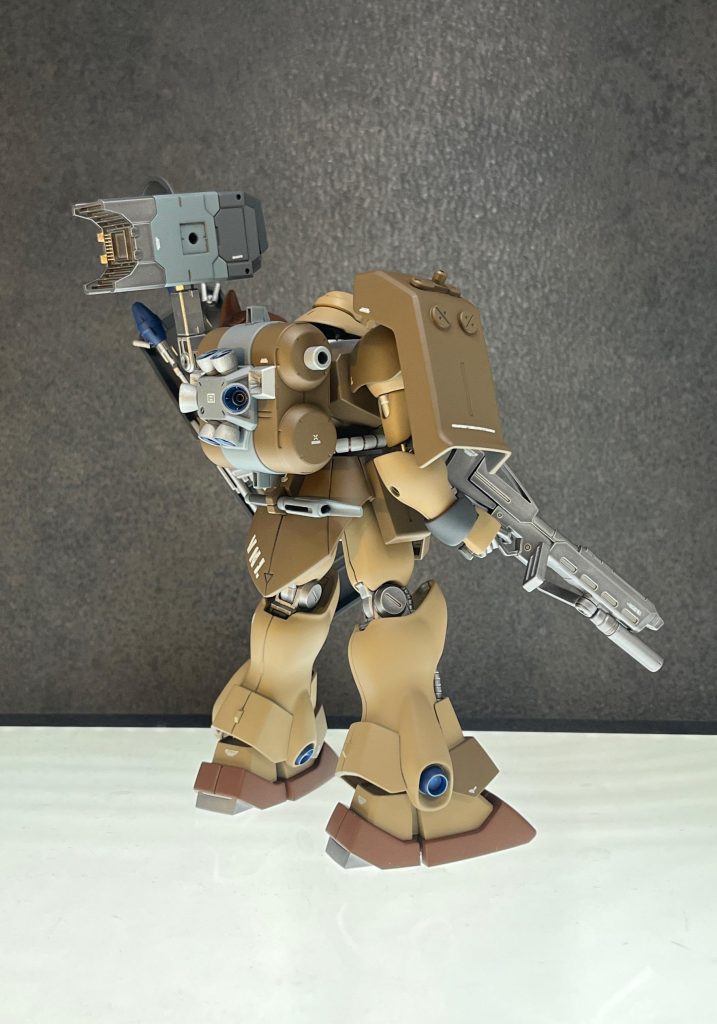 backバーニアは青くアクセントにしてみました。また、バックパックには追加装備のためのハードポイントを設けています。