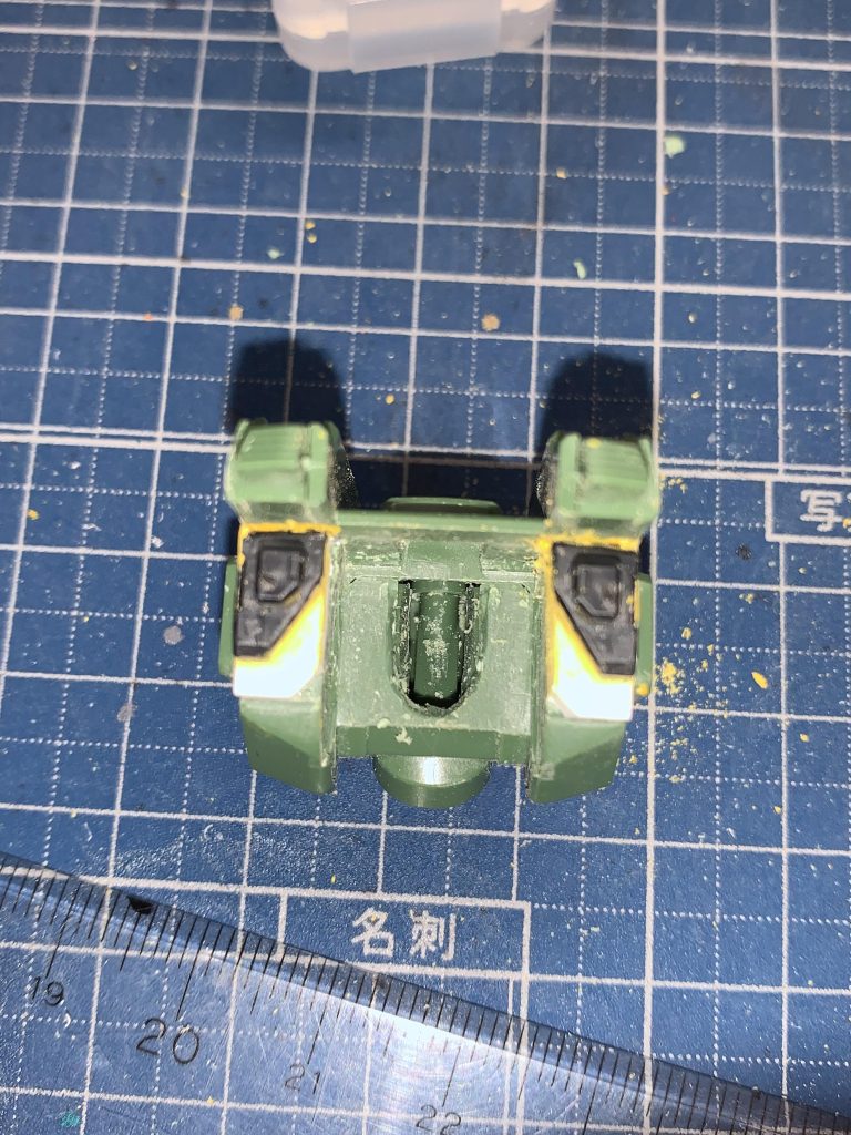 RGフォースシルエットの接続部をHGブラストシルエットに移植コアスプレンダーの部分をくり抜き当たらないように削りました