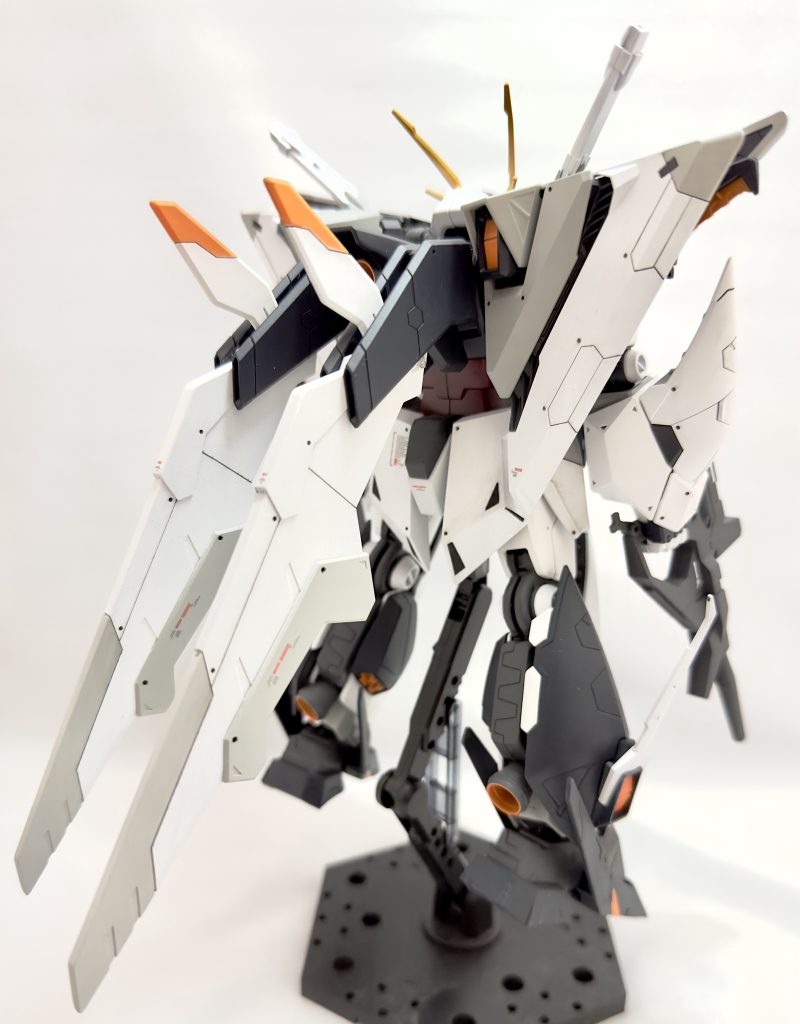 ゲーム版のΞ(主にvsシリーズ)に見慣れたせいか、映画モデル発表時は違和感ありましたが今ではもうこっちが好みまであるかも…🤔