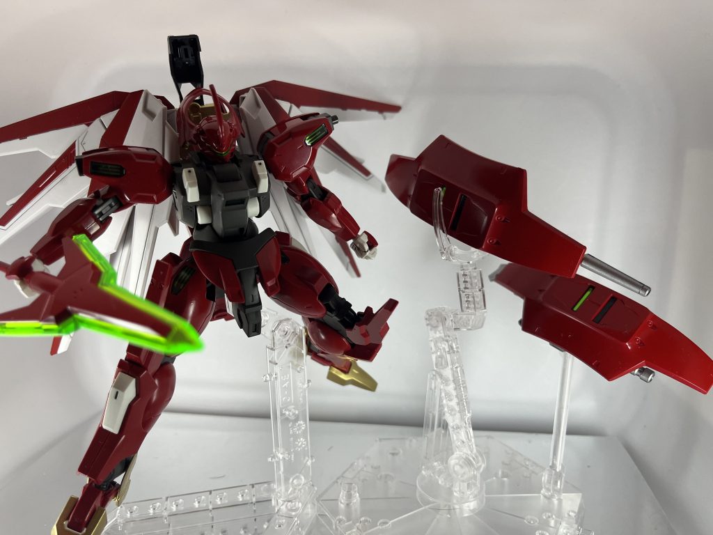 高機動モードウイングを展開してビームアンカー、アンビカー2と連携攻撃