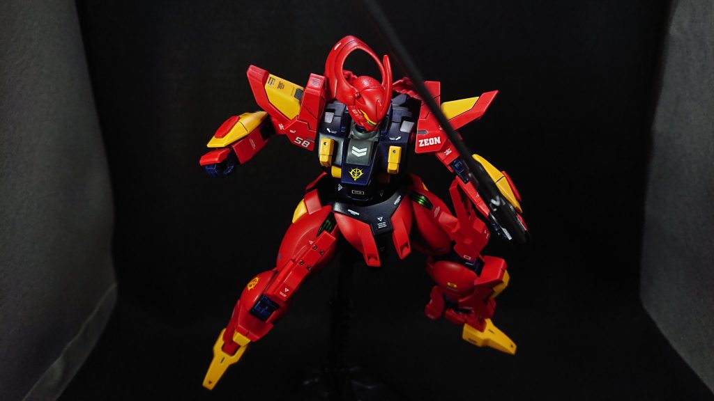 今回のおすすめポイントは“機体カラー”ですメインカラーであるブライトレッドが映えるように差し色をキャメルイエローに、成形色がブラックのパーツをそのままにしても面白みが無いのでダークブルーに変更、少しでも情報量を増やしたかったのでジャーマングレイで色分けしてみましたでは、最後までご覧いただきありがとうございました