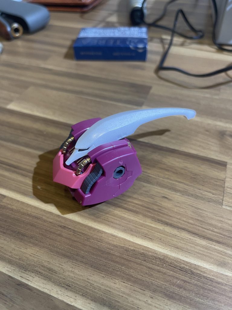 某ドラ〇ンボールの痩せたほうの魔人ブ〇に似ていますw