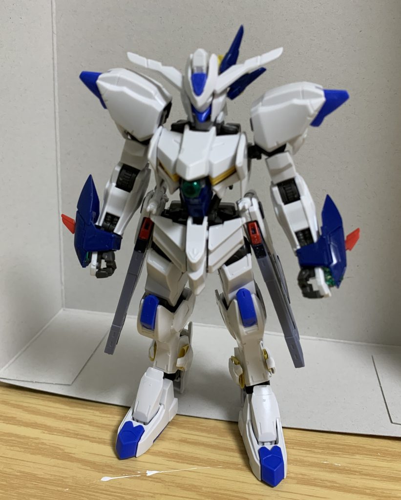 仮組み。頭のアンテナと腕にウイングゼロのセンサーを増設