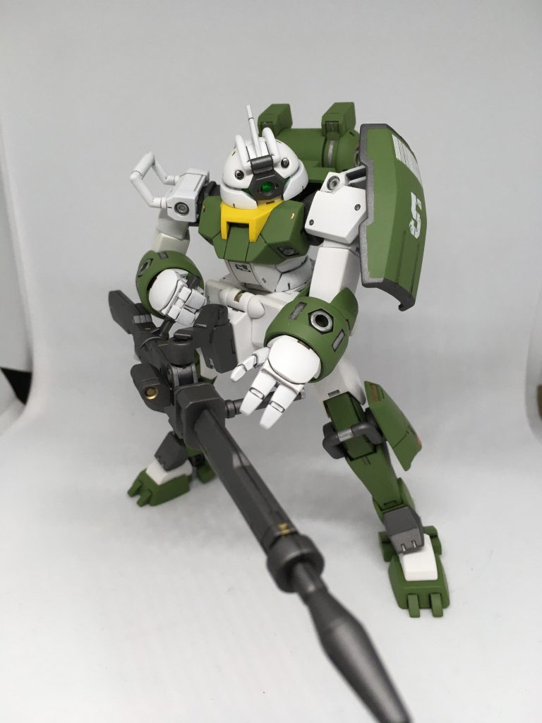 地上用で、練習機ポジで、左肩に四角いシールド付けてて、搭乗者が猪突猛進だけど根は優しい良い子で…って、共通点意外と多いなぁ。…おいチュチュ、ちょっと尻見せてみ？（右ストレート炸裂）