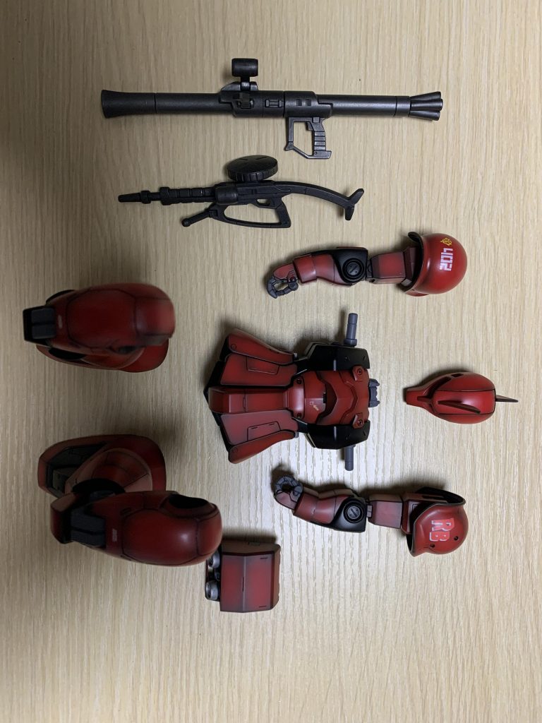 恒例の組み立て前。心踊りますよね。今回の黒立ち上げは出来るだけ塗らないように心がけましたが、やっぱりやり過ぎちゃうんですよね。ハーマンレッド、良い色です。ご閲覧ありがとうございました。