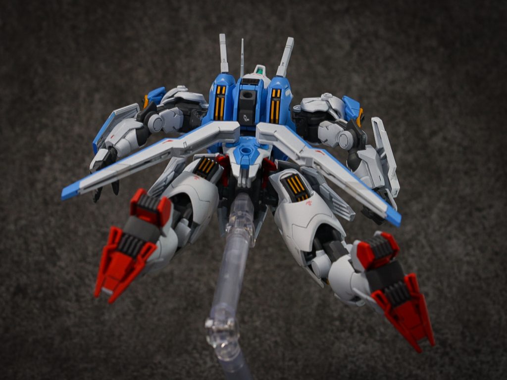 オープニングの飛翔をイメージして。