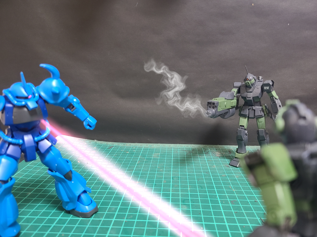 ？？？「…ここまでか…」グフがその場を後にしハウンドβが合流する。ハウンドβ「……大丈夫ですか…？」ハウンドδ「うっ…」ハウンドβ「…？」δ&ρ 「怖かったぁ…あの顔…」