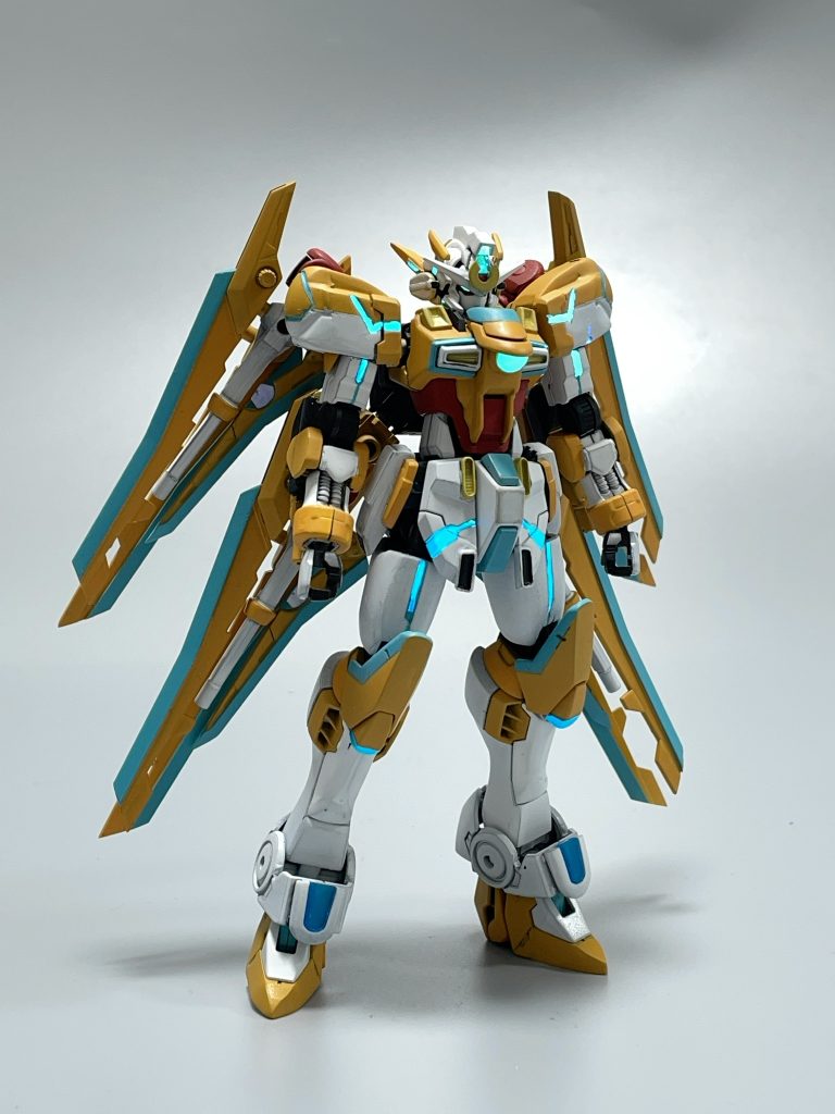 正面です!ベースはフォースインパルス、その他色々使いました!各所に蛍光カラーで塗装して覚醒時の発光を再現しました!気に入ってます!