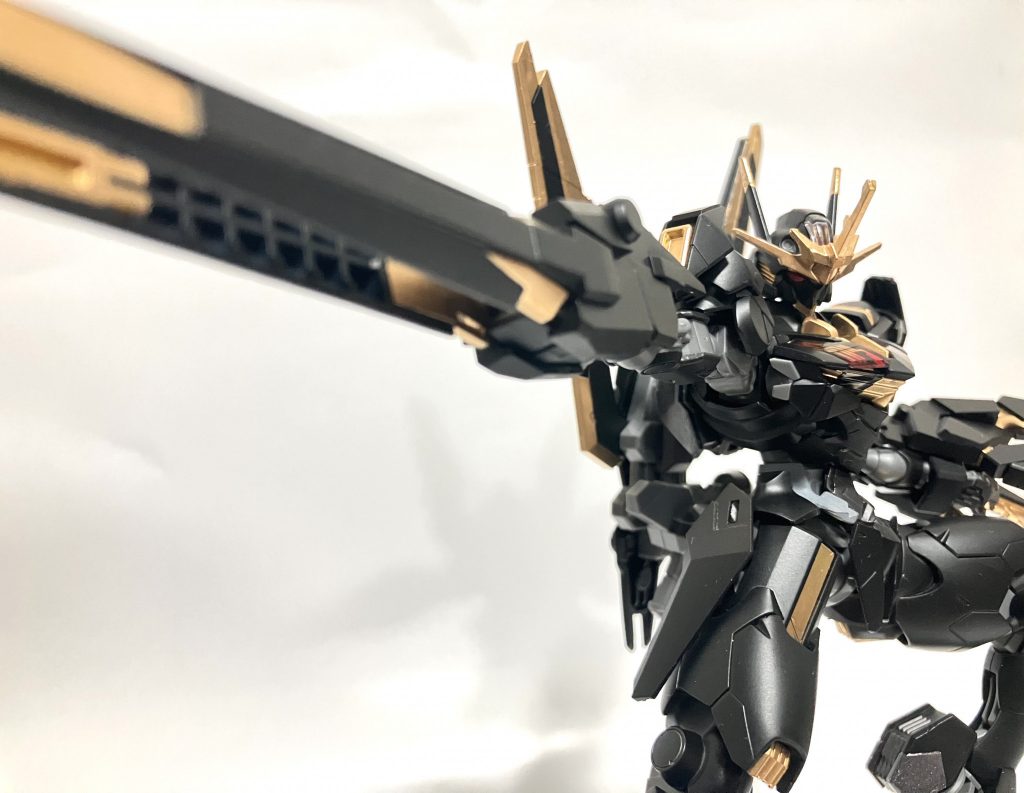 ガンダムエアリアル2号機でした。武装と角をバンシィから流用しただけでしたがカッコよくまとまったと思います!