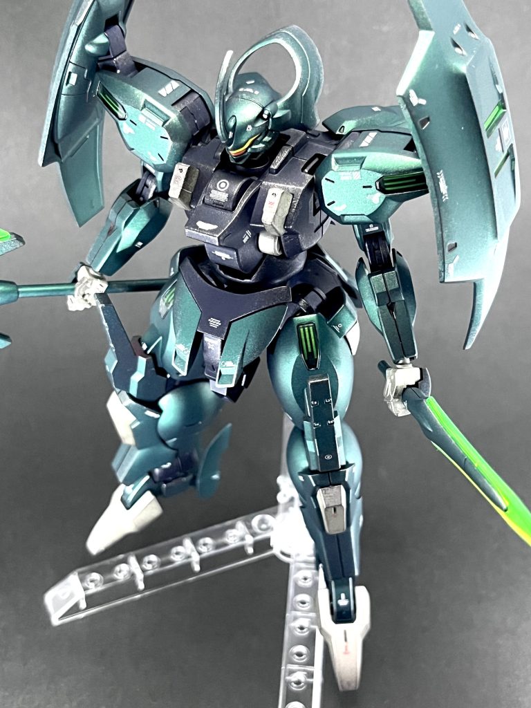 いろいろ考えた結果、パラスアテネの黄緑系のグリーンではなく、久しぶりにメタリックで行ってみようと。しかもつや消しにして渋い感じに😊