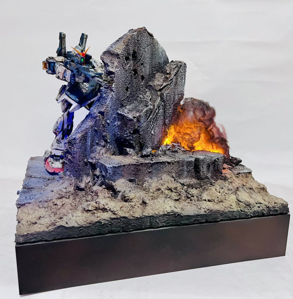 RG 1/144 機動戦士Zガンダム ガンダムMk-II（エゥーゴ仕様）塗装済み完成品 オリジナルLED発光ベース付き–2枚目/制作者：H4co Y