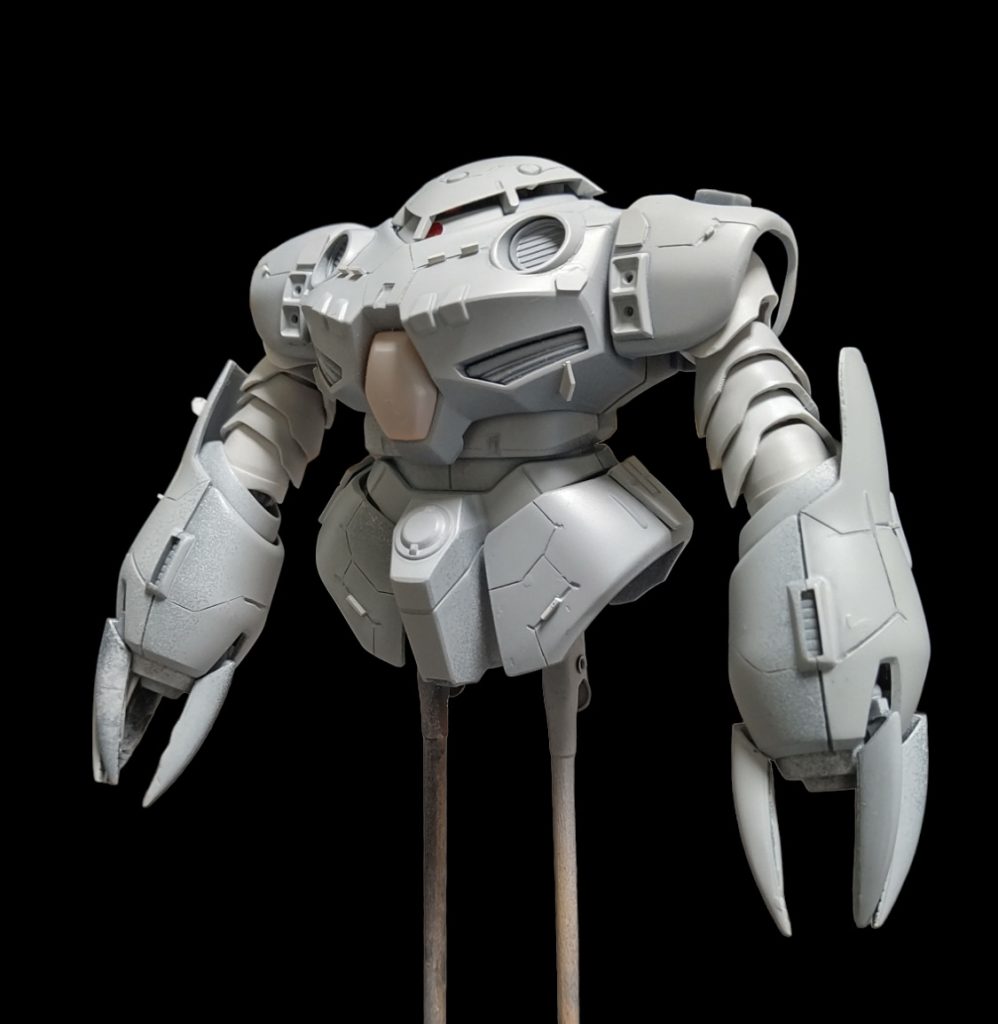 上半身の捨てサフチェックの画像です。普段連邦ばかり作ってるせいでディテールが連邦寄りなのはいつものこと